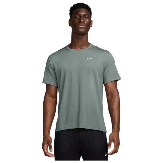 Nike Ανδρική κοντομάνικη μπλούζα Dri-FIT UV Miler Nike Ανδρική κοντομάνικη μπλούζα Dri-FIT UV Miler